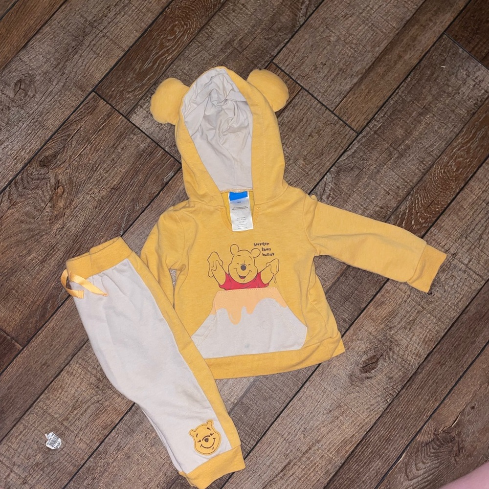 18 m. Disney Matching Pooh Bear Set